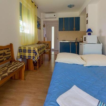 Apartments Adrasteja Драмал Екстериор снимка