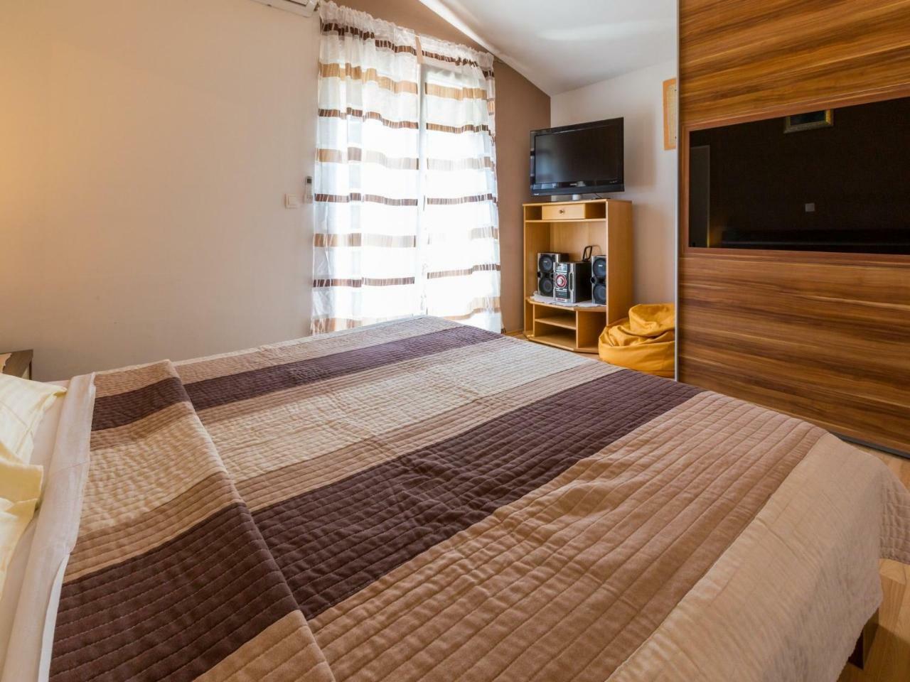Apartments Adrasteja Драмал Екстериор снимка
